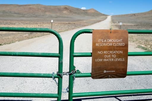L'accès barré, en raison de la sécheresse, à la retenue d'eau d'Antero, dans le Colorado, le 14 mai 2026