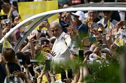 Le pape Léon XIV à Acerra, près de Naples, le 23 mai 2026