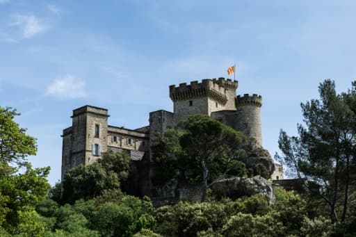 Rocher Mistral : pourquoi le château de La Barben divise son village