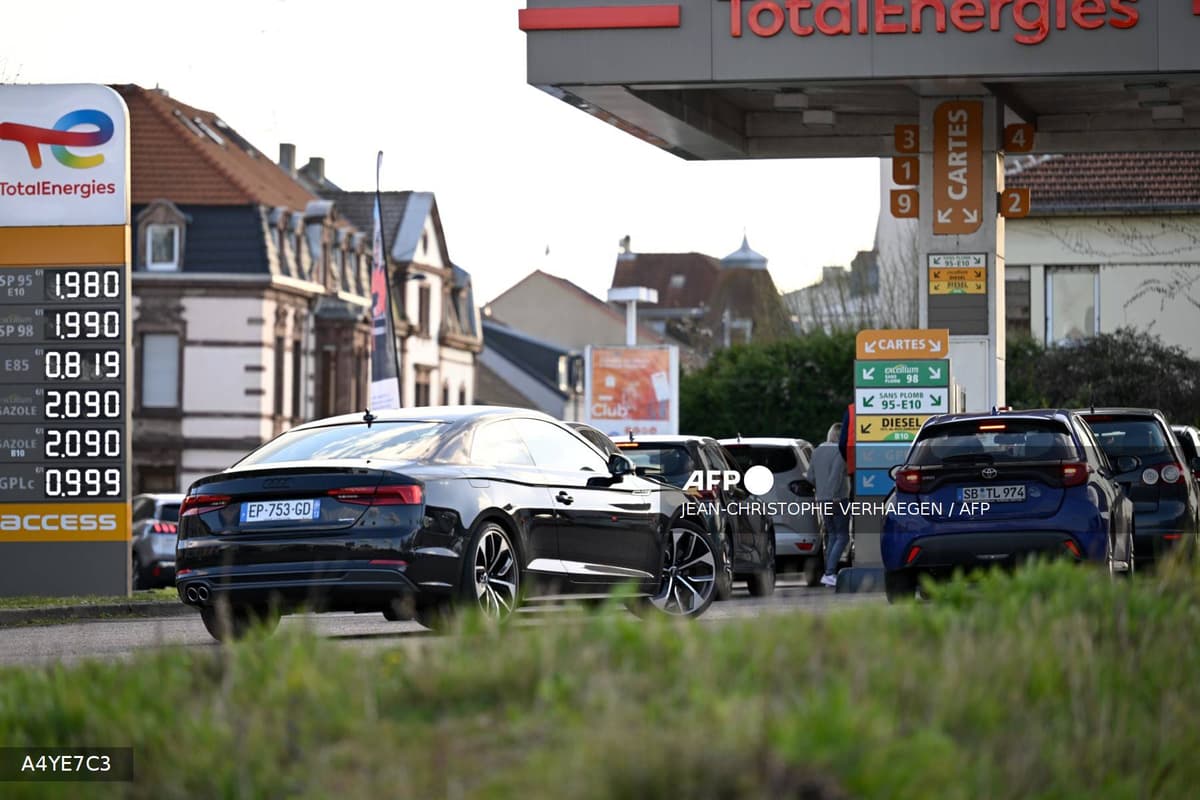 Pénurie d'essence en France : faut-il vraiment s'inquiéter ?