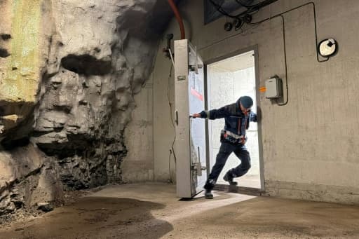 Rune Larsen, sous-officier de la Sécurité civile norvégienne, lors d'une visite de presse de l'abri antiaérien de St. Hanshaugen, l'un des plus grands d'Oslo, le 18 mai 2026