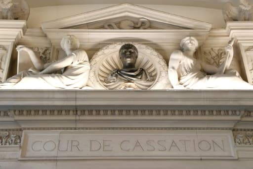Le fronton sculpté de la Cour de cassation, à Paris