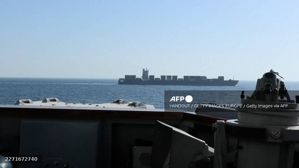 Vue depuis un navire US lors des opérations de blocus près du détroit d'Ormuz en avril 2026