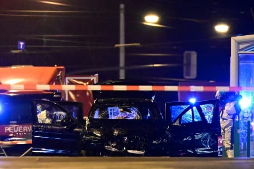 La voiture qui a foncé dans la foule du marché de Noël de Magdebourg, examinée par la police scientifique