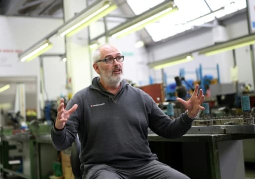 Rowan Crozier, patron de Brandauer, dans son usine à Birmingham