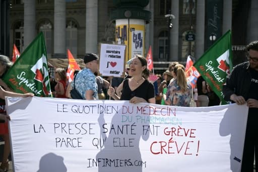 Manifestation des métiers de la presse à Paris pour défendre l'information