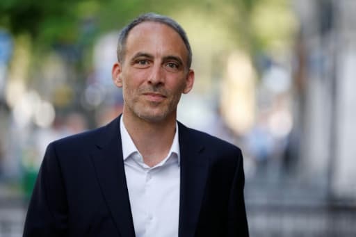 Raphaël Glucksmann, leader de Place publique et député européen, lors d'une prise de parole