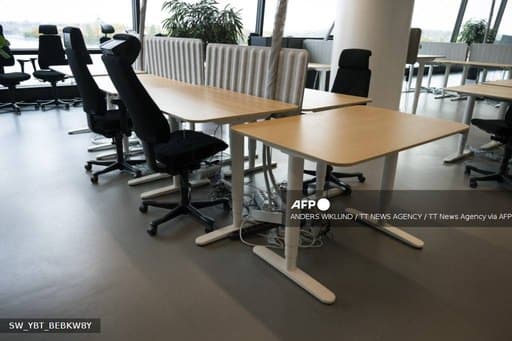 Un bureau vide, illustration de la semaine de quatre jours