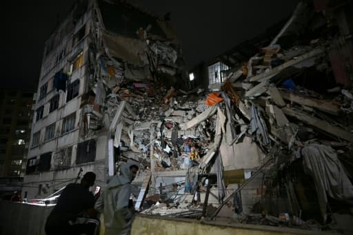Un immeuble effondré dans le quartier d'Altamira, à Caracas, après un double séisme