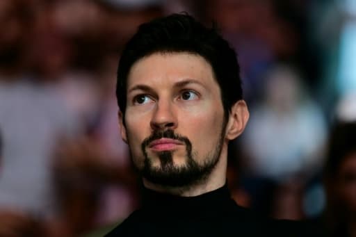 Pavel Durov, cofondateur de Telegram, dans les tribunes d'un combat de MMA à Abou Dhabi