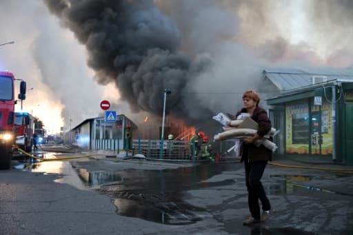 Ukraine : les gains russes ralentissent, les frappes loin du front s'intensifient