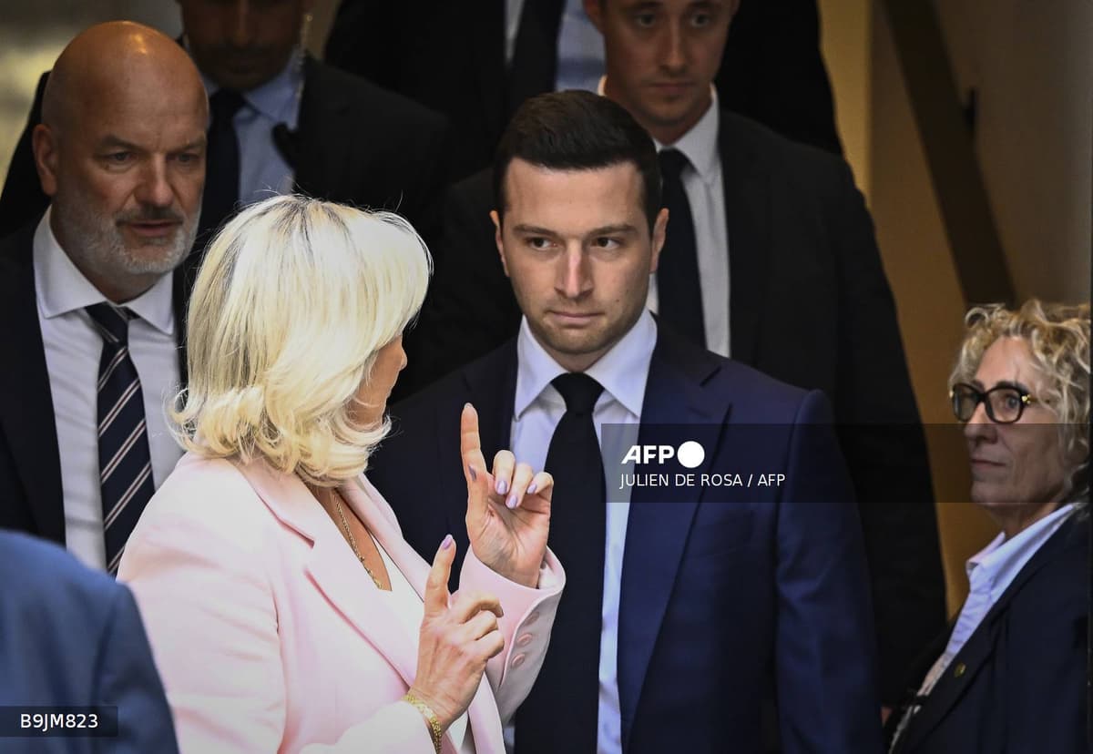 Marine Le Pen et Jordan Bardella au palais de justice de Paris le jour de l'arrêt