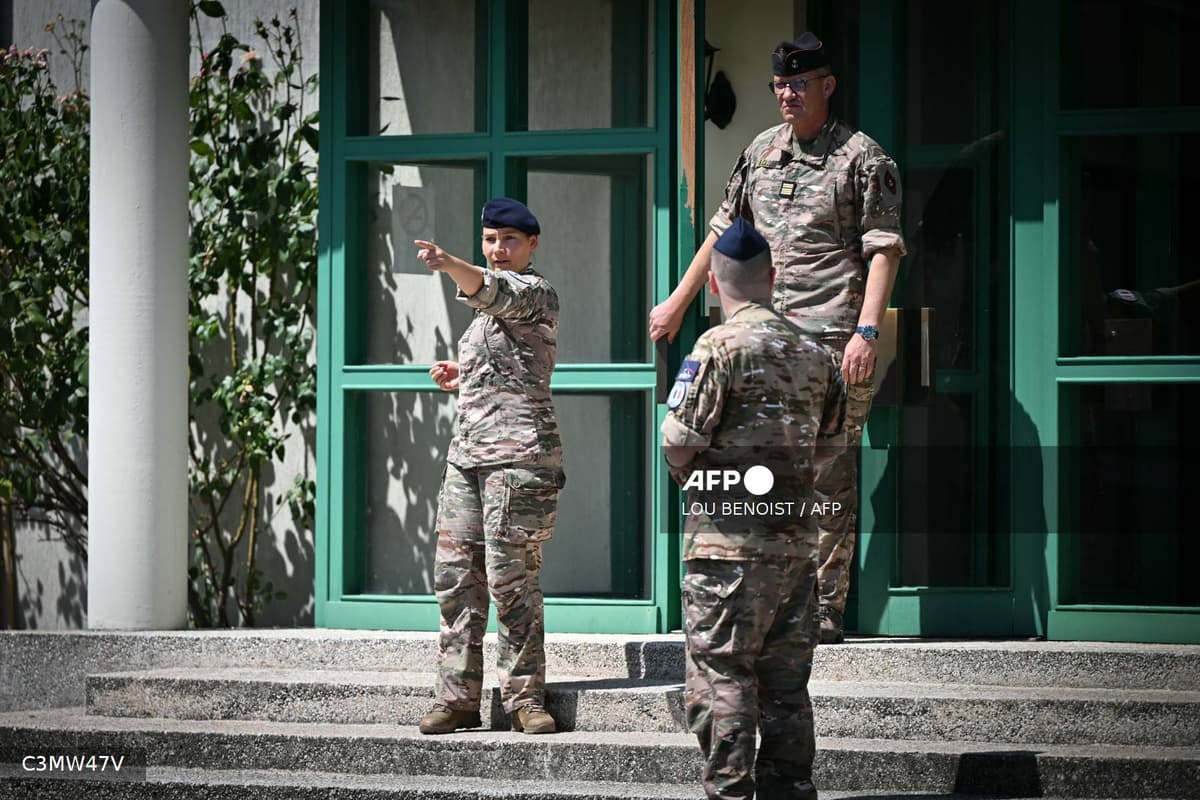 Derrière le budget des armées, un nouvel état d'alerte