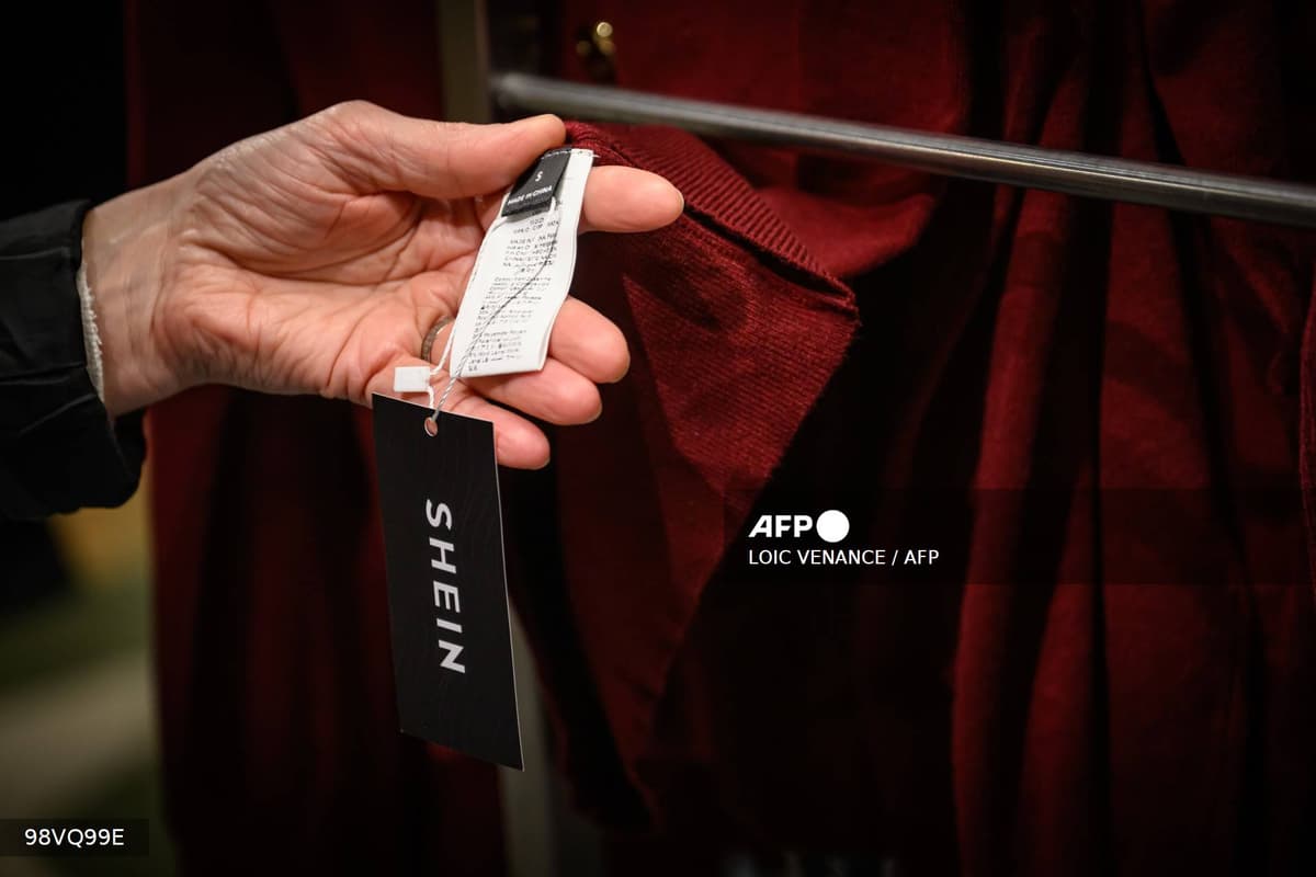 Après les amendes contre Shein, le malus sur la mode ultra-express s'applique et la Chine menace la France